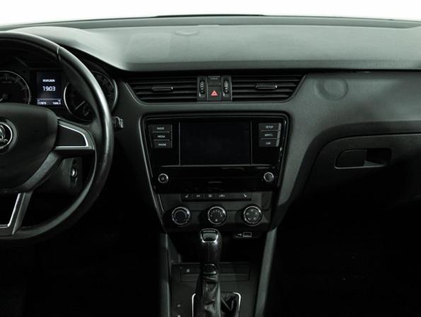 Skoda Octavia III (A7) Рестайлинг с пробегом 2019 года, цена 1 699 585 рублей, 117877 км, лифтбек, Автокод Объявления