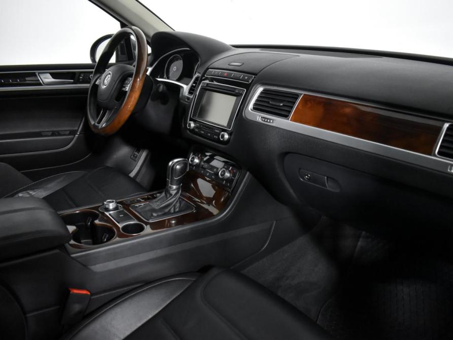Volkswagen Touareg II Рестайлинг Санкт-Петербург  - изображение 10