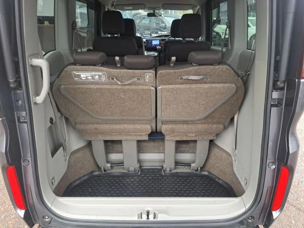 Honda Stepwgn V с пробегом 2016 года, цена 1 680 000 рублей, 230000 км, минивэн, Автокод Объявления