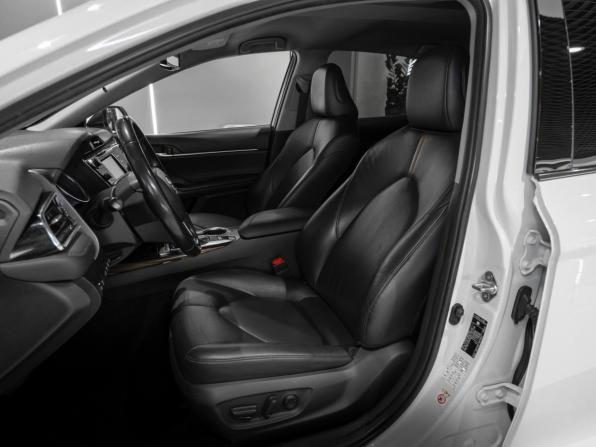 Toyota Camry VIII (XV70) с пробегом 2018 года, цена 2 380 000 рублей, 212945 км, седан, Автокод Объявления