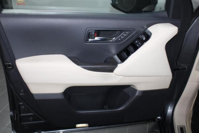 Toyota Land Cruiser 300 Series с пробегом 2021 года, цена 10 700 000 рублей, 62972 км, внедорожник, Автокод Объявления