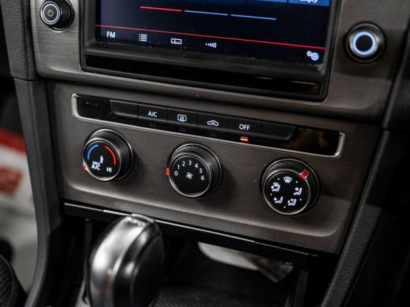 Volkswagen Golf VII с пробегом 2013 года, цена 950 000 рублей, 167480 км, универсал, Автокод Объявления