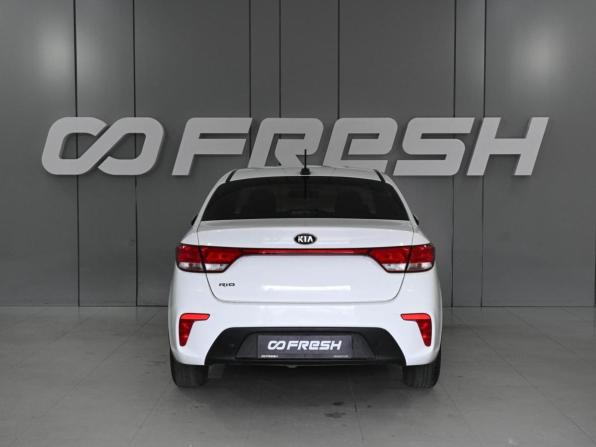 Kia Rio IV с пробегом 2018 года, цена 1 380 000 рублей, 81221 км, седан, Автокод Объявления
