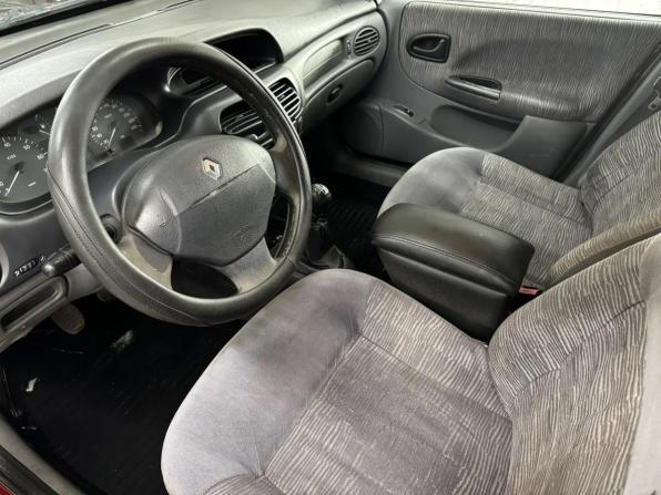 Renault Megane I Рестайлинг с пробегом 2001 года, цена 155 000 рублей, 220000 км, седан, Автокод Объявления