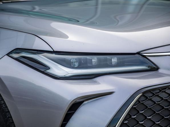 Toyota Avalon V с пробегом 2022 года, цена 3 198 000 рублей, 51016 км, седан, Автокод Объявления