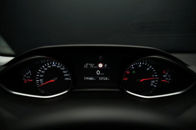 Peugeot 308 II Рестайлинг с пробегом 2019 года, цена 1 590 000 рублей, 178705 км, универсал, Автокод Объявления
