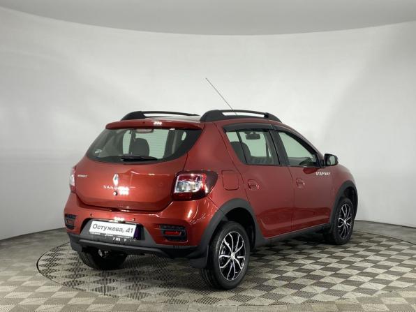 Renault Sandero II Рестайлинг с пробегом 2018 года, цена 1 220 000 рублей, 90936 км, хэтчбек, Автокод Объявления