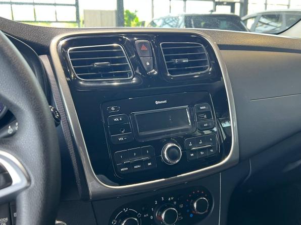 Renault Logan II Рестайлинг с пробегом 2018 года, цена 980 000 рублей, 132313 км, седан, Автокод Объявления