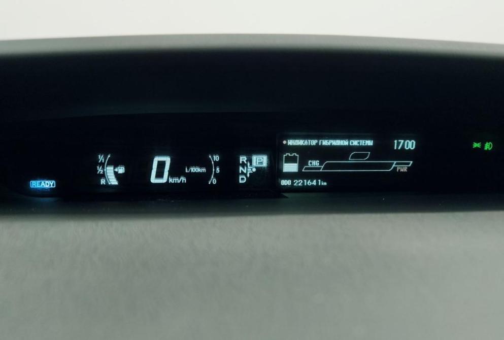 Toyota Prius III (XW30) Екатеринбург  - изображение 9