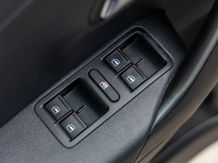 Volkswagen Polo V Рестайлинг Волгоград  - изображение 14