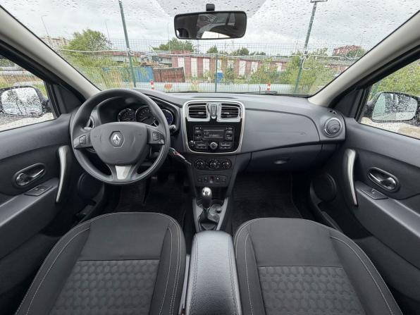 Renault Logan II с пробегом 2015 года, цена 929 000 рублей, 26185 км, седан, Автокод Объявления