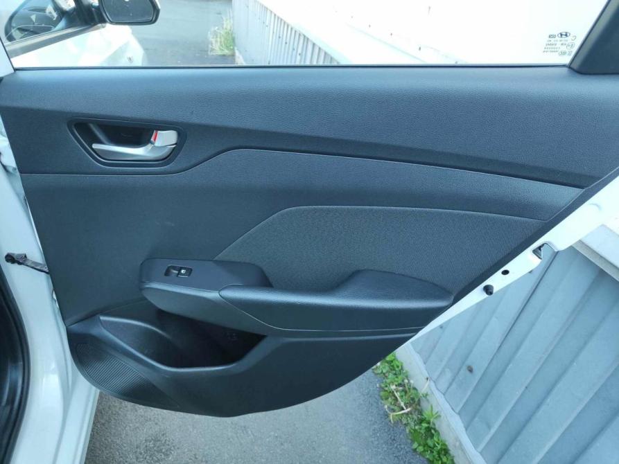 Hyundai Solaris II Санкт-Петербург  - изображение 17