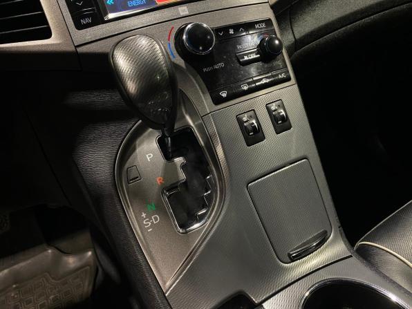 Toyota Venza I Рестайлинг с пробегом 2013 года, цена 1 930 000 рублей, 292868 км, внедорожник, Автокод Объявления