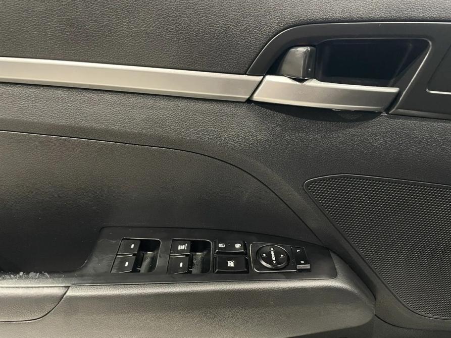 Hyundai Elantra VI (AD) Рестайлинг Москва  - изображение 15