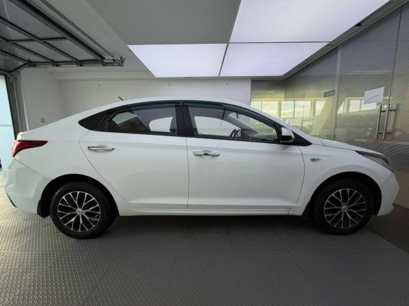 Hyundai Solaris II с пробегом 2018 года, цена 1 055 000 рублей, 104500 км, седан, Автокод Объявления