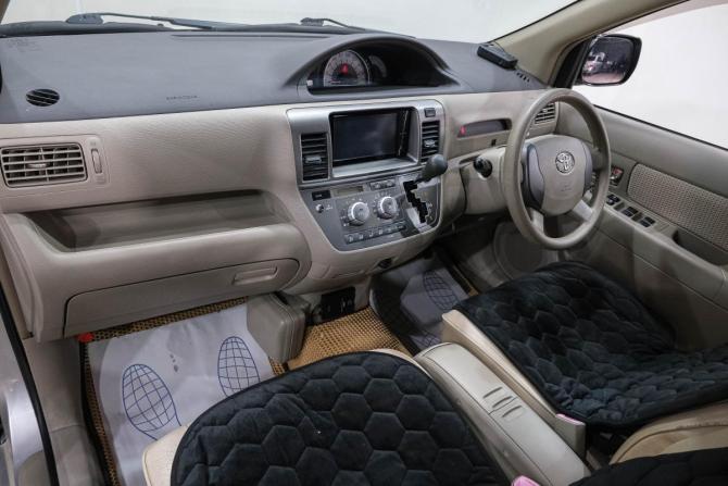 Toyota Raum II с пробегом 2010 года, цена 859 000 рублей, 191000 км, компактвэн, Автокод Объявления