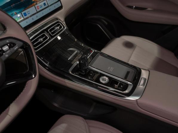 Geely Atlas II с пробегом 2026 года, цена 3 400 000 рублей, 11 км, внедорожник, Автокод Объявления