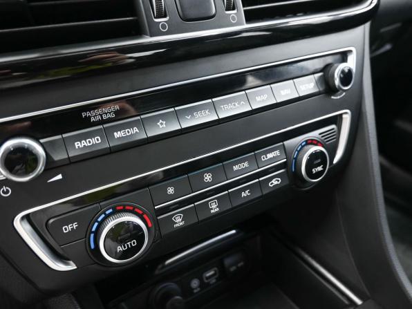 Kia Optima IV Рестайлинг с пробегом 2019 года, цена 2 179 900 рублей, 65536 км, седан, Автокод Объявления