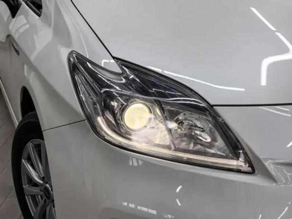 Toyota Prius III Рестайлинг (XW30) с пробегом 2015 года, цена 1 290 000 рублей, 137025 км, лифтбек, Автокод Объявления