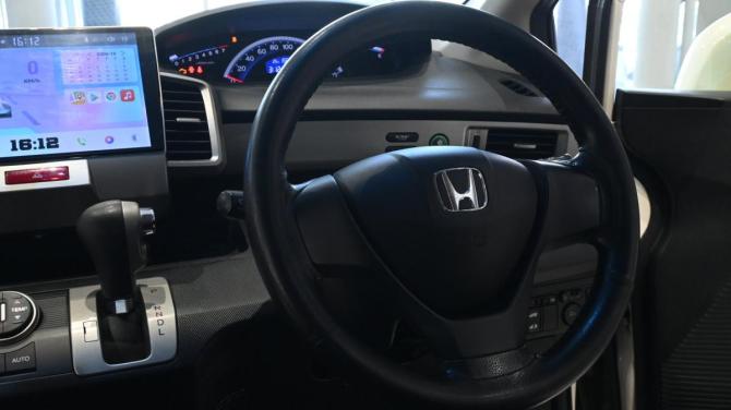 Honda Freed I Рестайлинг с пробегом 2012 года, цена 1 025 000 рублей, 156380 км, компактвэн, Автокод Объявления