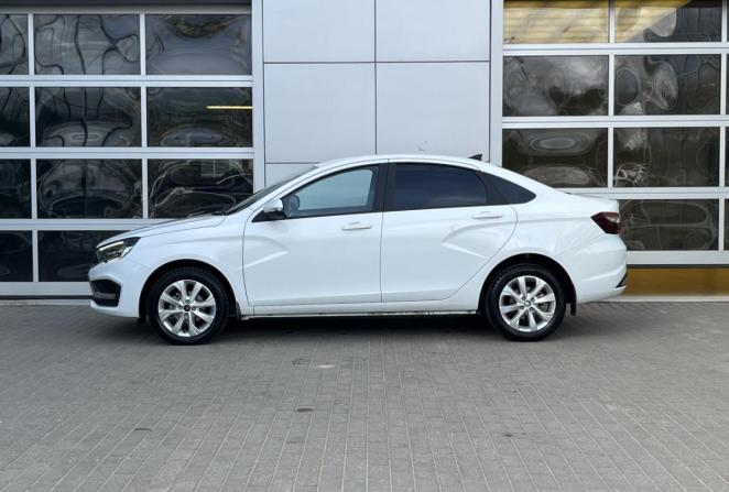 Lada (ВАЗ) Vesta I Рестайлинг (NG) с пробегом 2024 года, цена 1 385 000 рублей, 8084 км, седан, Автокод Объявления