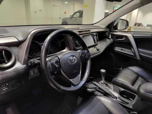 Toyota RAV4 IV (XA40) Рестайлинг с пробегом 2018 года, цена 2 955 000 рублей, 98490 км, внедорожник, Автокод Объявления