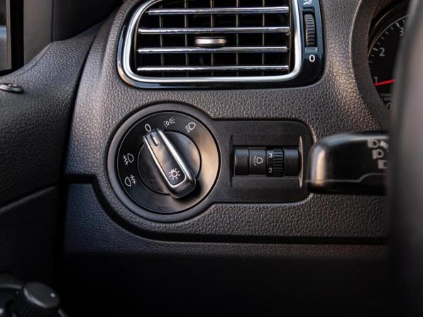 Volkswagen Polo V Рестайлинг с пробегом 2017 года, цена 1 289 000 рублей, 113611 км, седан, Автокод Объявления