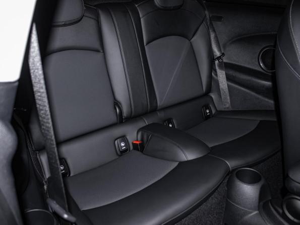 Mini Hatch III (F55/F56) Рестайлинг с пробегом 2020 года, цена 2 650 000 рублей, 28036 км, хэтчбек, Автокод Объявления