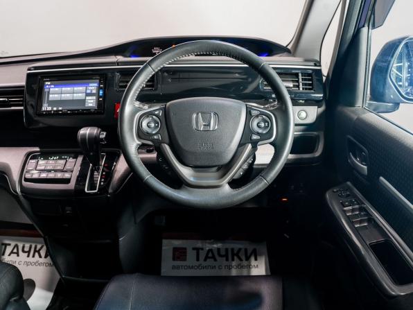 Honda Stepwgn V Рестайлинг с пробегом 2019 года, цена 2 580 000 рублей, 20500 км, минивэн, Автокод Объявления