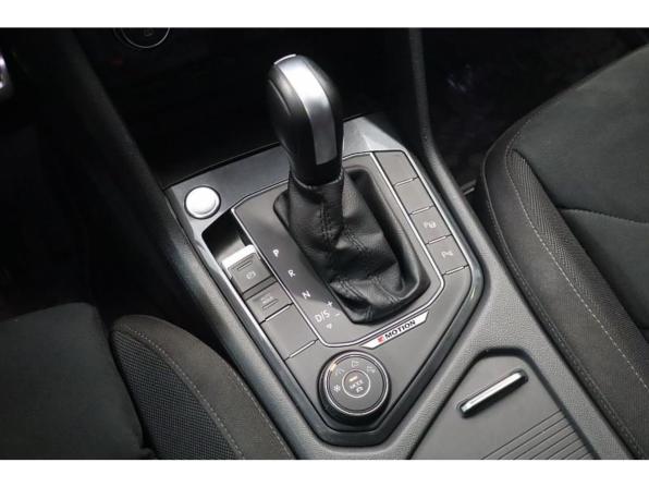 Volkswagen Tiguan II с пробегом 2019 года, цена 2 895 000 рублей, 123525 км, внедорожник, Автокод Объявления