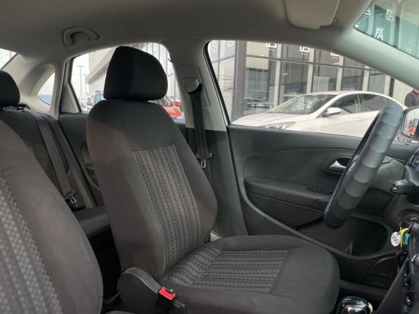 Volkswagen Polo V Рестайлинг с пробегом 2019 года, цена 870 000 рублей, 245000 км, седан, Автокод Объявления