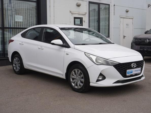Hyundai Solaris II Рестайлинг с пробегом 2022 года, цена 1 500 000 рублей, 72995 км, седан, Автокод Объявления