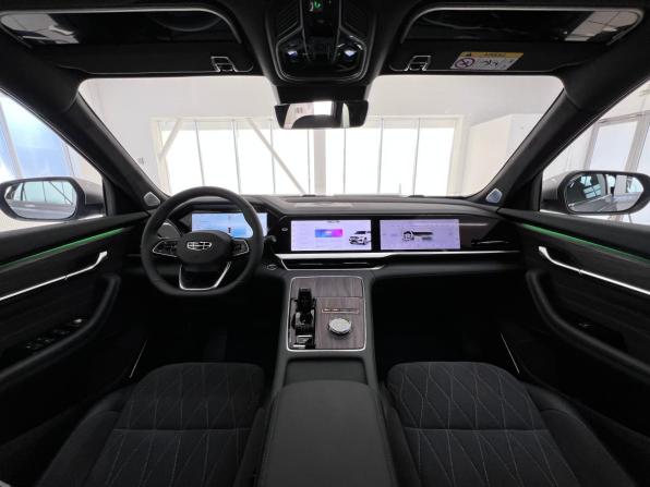 Geely Monjaro I Рестайлинг с пробегом 2026 года, цена 4 664 000 рублей, 15 км, внедорожник, Автокод Объявления