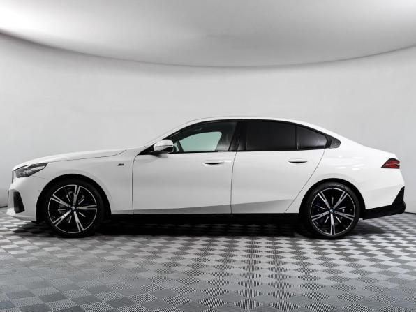 BMW 5 серии VIII (G60/G61/G68) с пробегом 2024 года, цена 8 325 000 рублей, 16778 км, седан, Автокод Объявления