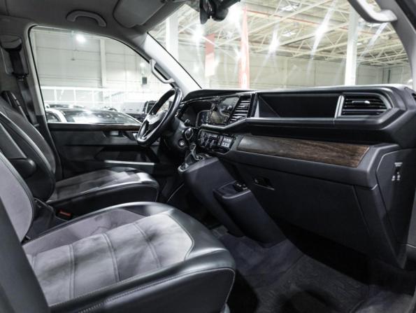 Volkswagen Multivan T6 Рестайлинг с пробегом 2020 года, цена 6 499 000 рублей, 90800 км, минивэн, Автокод Объявления