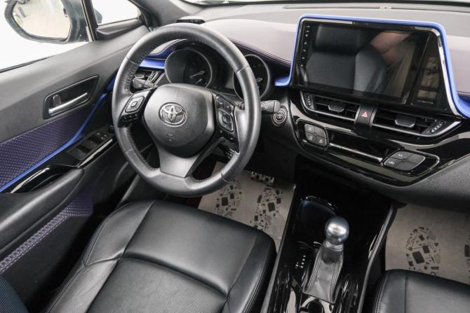 Toyota C-HR I Рестайлинг с пробегом 2020 года, цена 2 799 000 рублей, 20814 км, внедорожник, Автокод Объявления