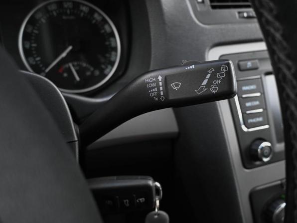 Skoda Octavia II (A5) Рестайлинг с пробегом 2011 года, цена 984 000 рублей, 189772 км, лифтбек, Автокод Объявления