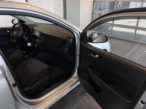 Hyundai Solaris II Рестайлинг с пробегом 2021 года, цена 1 425 000 рублей, 136063 км, седан, Автокод Объявления