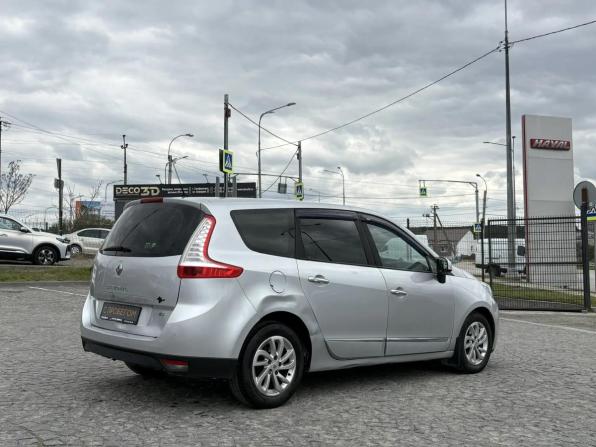 Renault Scenic III Рестайлинг 2 с пробегом 2013 года, цена 720 000 рублей, 460000 км, минивэн, Автокод Объявления