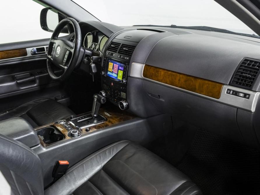 Volkswagen Touareg I Рестайлинг Москва  - изображение 9