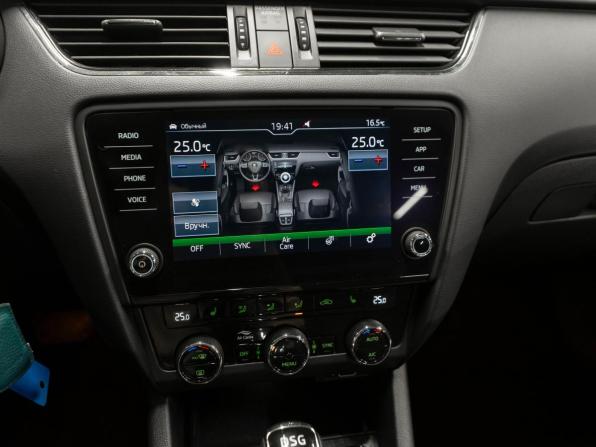 Skoda Octavia III (A7) Рестайлинг с пробегом 2019 года, цена 2 080 000 рублей, 103305 км, лифтбек, Автокод Объявления