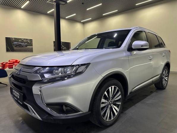 Mitsubishi Outlander III Рестайлинг 3 с пробегом 2021 года, цена 2 570 000 рублей, 42723 км, внедорожник, Автокод Объявления