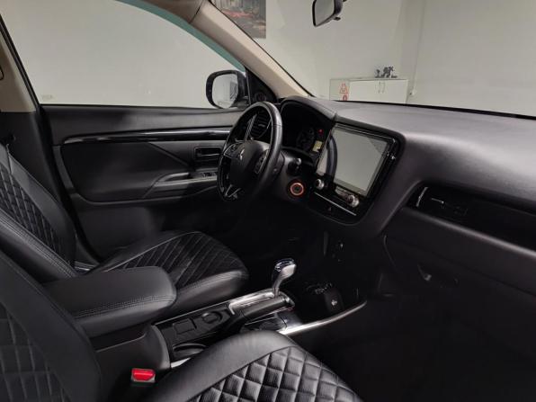 Mitsubishi Outlander III Рестайлинг 3 с пробегом 2020 года, цена 2 400 000 рублей, 85651 км, внедорожник, Автокод Объявления