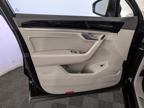 Volkswagen Touareg III с пробегом 2018 года, цена 4 950 000 рублей, 82468 км, внедорожник, Автокод Объявления