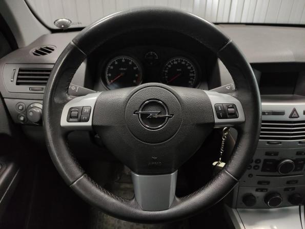 Opel Astra H Рестайлинг с пробегом 2012 года, цена 700 000 рублей, 132000 км, универсал, Автокод Объявления