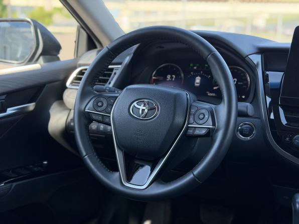 Toyota Camry VIII (XV70) Рестайлинг с пробегом 2023 года, цена 3 550 000 рублей, 42569 км, седан, Автокод Объявления