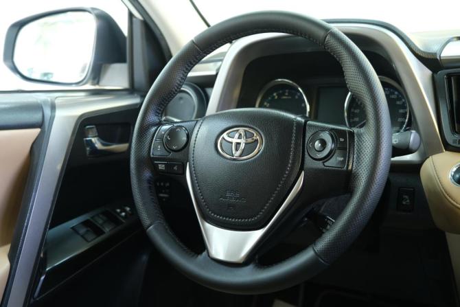 Toyota RAV4 IV (XA40) Рестайлинг с пробегом 2016 года, цена 2 599 000 рублей, 156000 км, внедорожник, Автокод Объявления