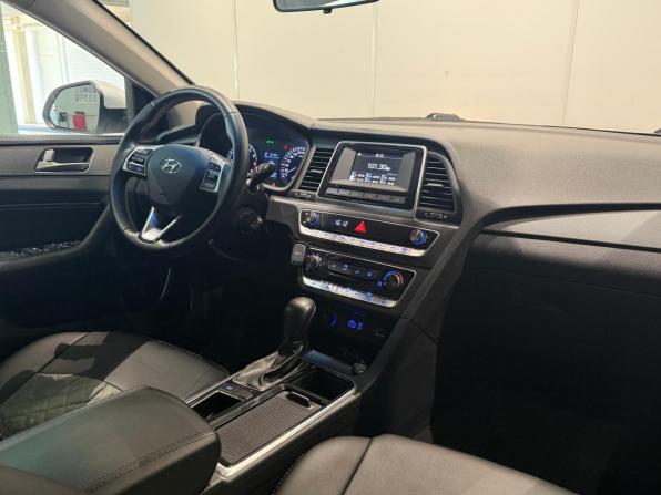 Hyundai Sonata VII (LF) Рестайлинг с пробегом 2019 года, цена 1 620 000 рублей, 135000 км, седан, Автокод Объявления