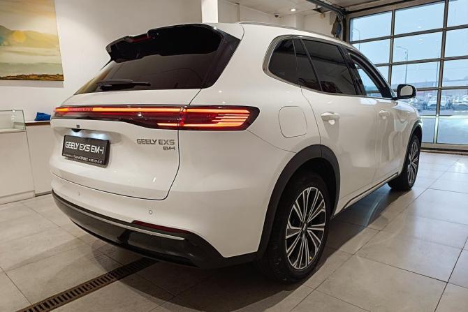 Новый Geely EX5 EM-i 2026 года, цена 3 924 990 рублей, внедорожник, Автокод Объявления