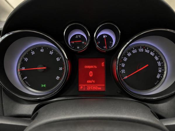 Opel Astra J Рестайлинг с пробегом 2012 года, цена 670 000 рублей, 227252 км, хэтчбек, Автокод Объявления